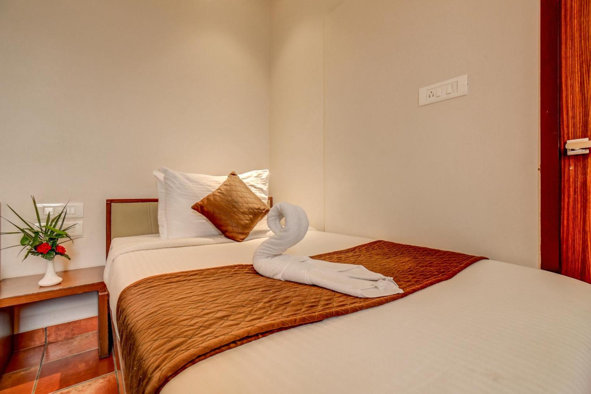 Hotel J N Stay Mysore - 12 Minutes To Mysore Palace Exterior photo